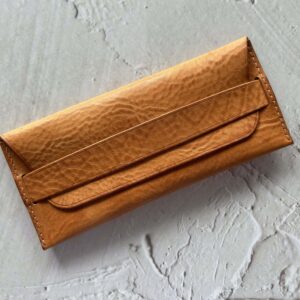 ‘Horizontal leather pencil pouch (small cosmetic bag)’