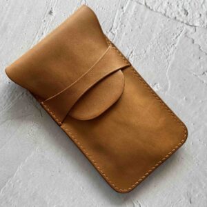 ‘Leather pencil pouch (small cosmetic bag)’