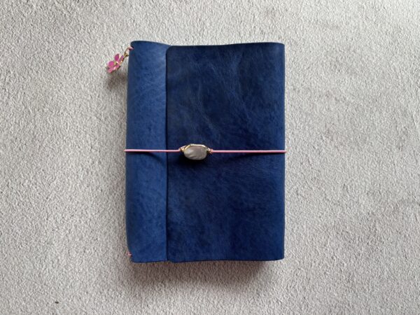 Trifold leather journal - Image 31