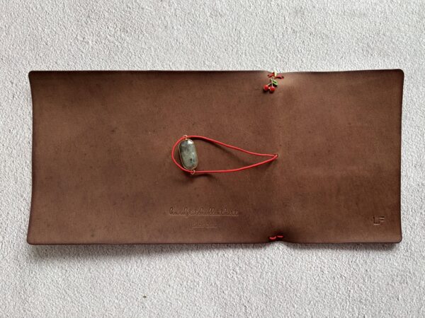 Trifold leather journal - Image 18