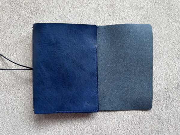 Trifold leather journal with two pockets inside - Image 10