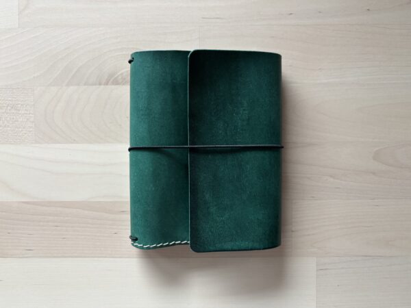 Trifold leather journal with two pockets inside - Image 12