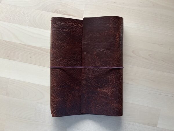 Keeper’s trifold leather journal - Image 7