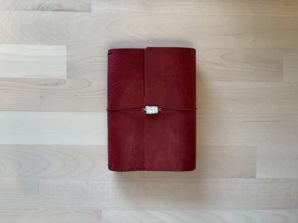 Keeper’s trifold leather journal - Image 11