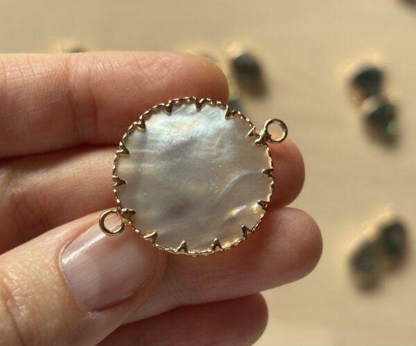 Natural shell charm-connector - Image 2